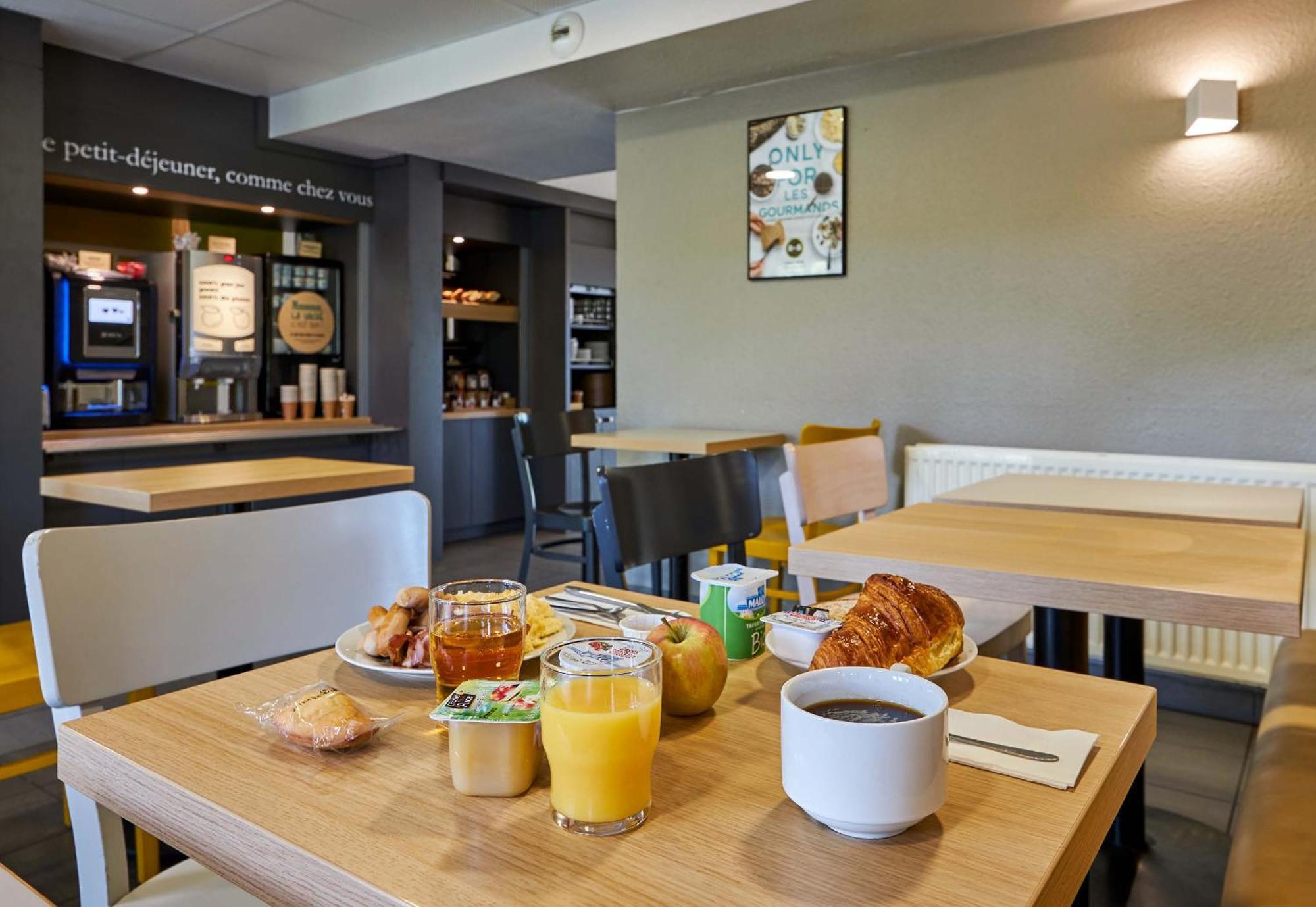 B&B Hotel Cherbourg Esterno foto