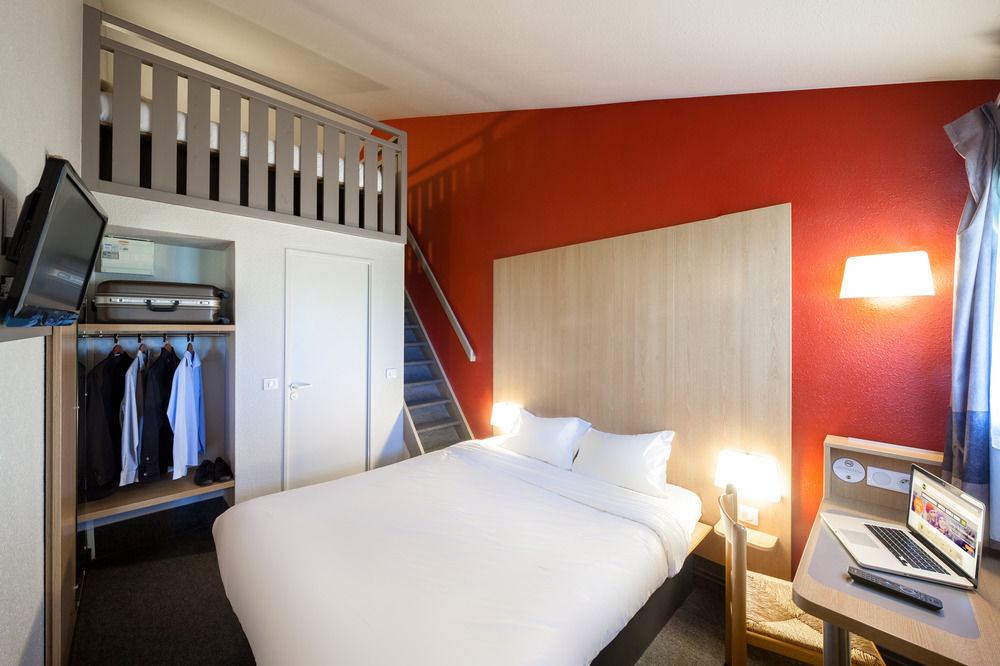 B&B Hotel Cherbourg Esterno foto