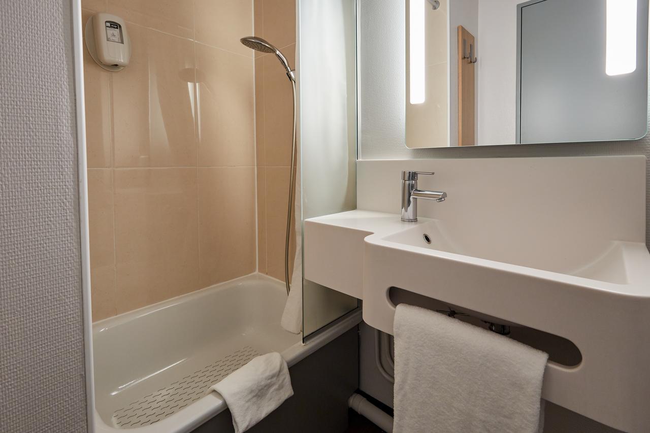 B&B Hotel Cherbourg Esterno foto