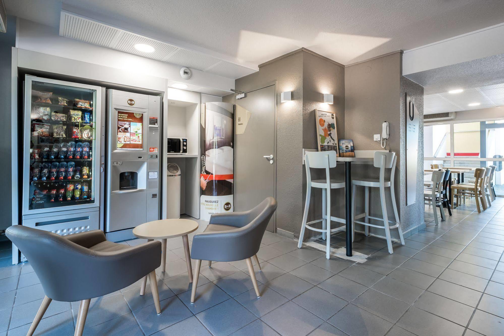 B&B Hotel Cherbourg Esterno foto