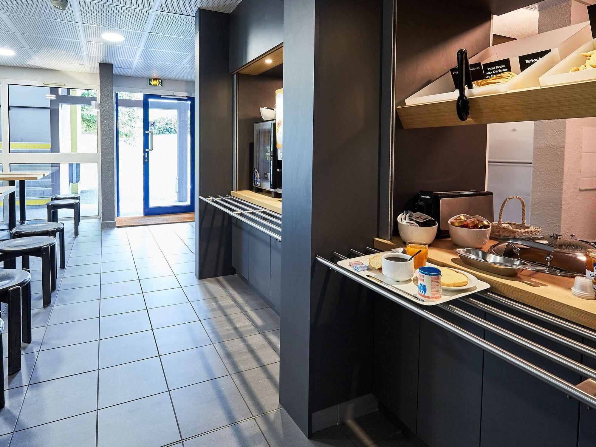 B&B Hotel Cherbourg Esterno foto