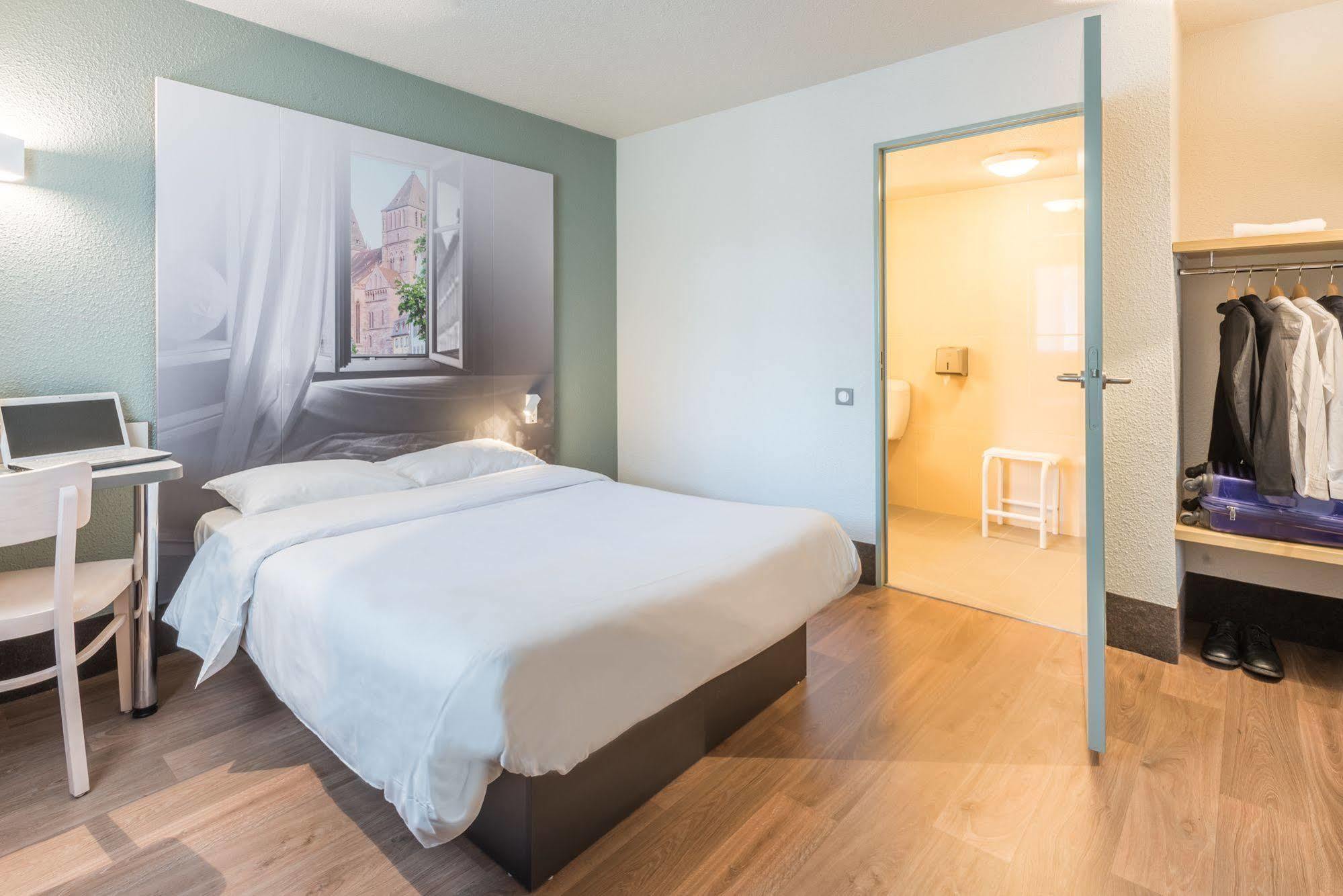 B&B Hotel Cherbourg Esterno foto