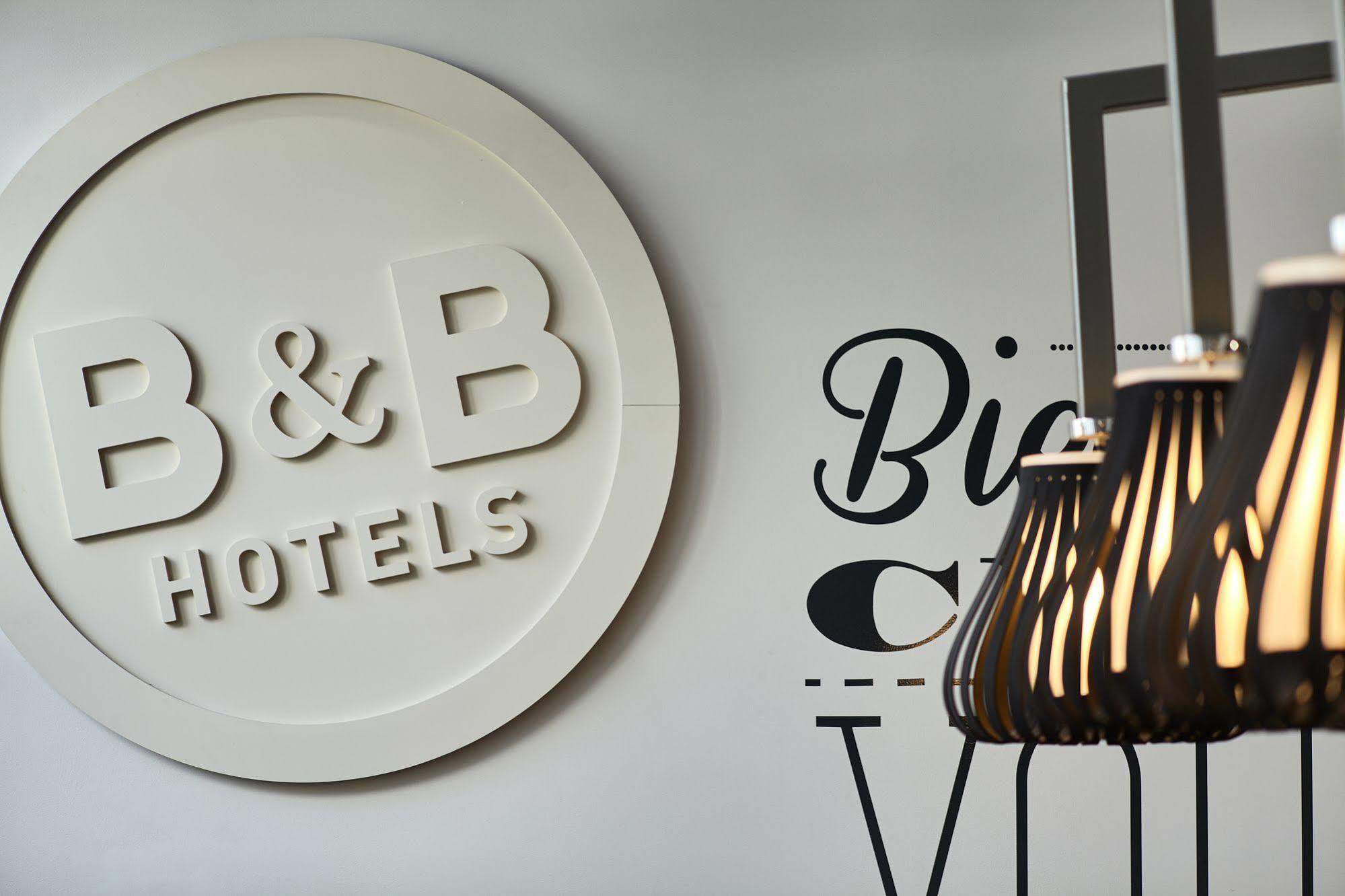B&B Hotel Cherbourg Esterno foto